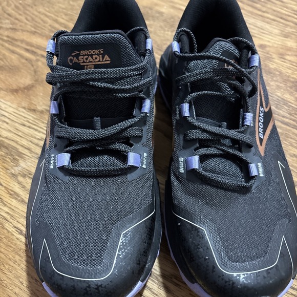Brooks Cascadia 18 Womens Size 7D Black Purple Athletic Running Shoes Sneakers - Picture 3 of 16